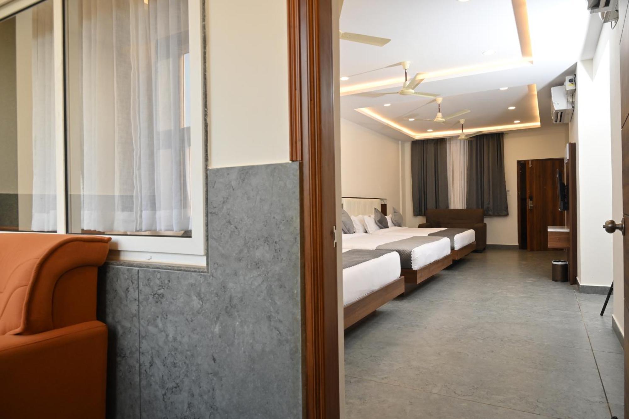 Hotel Shri Devi Comforts Inn Bhatkal Exterior foto