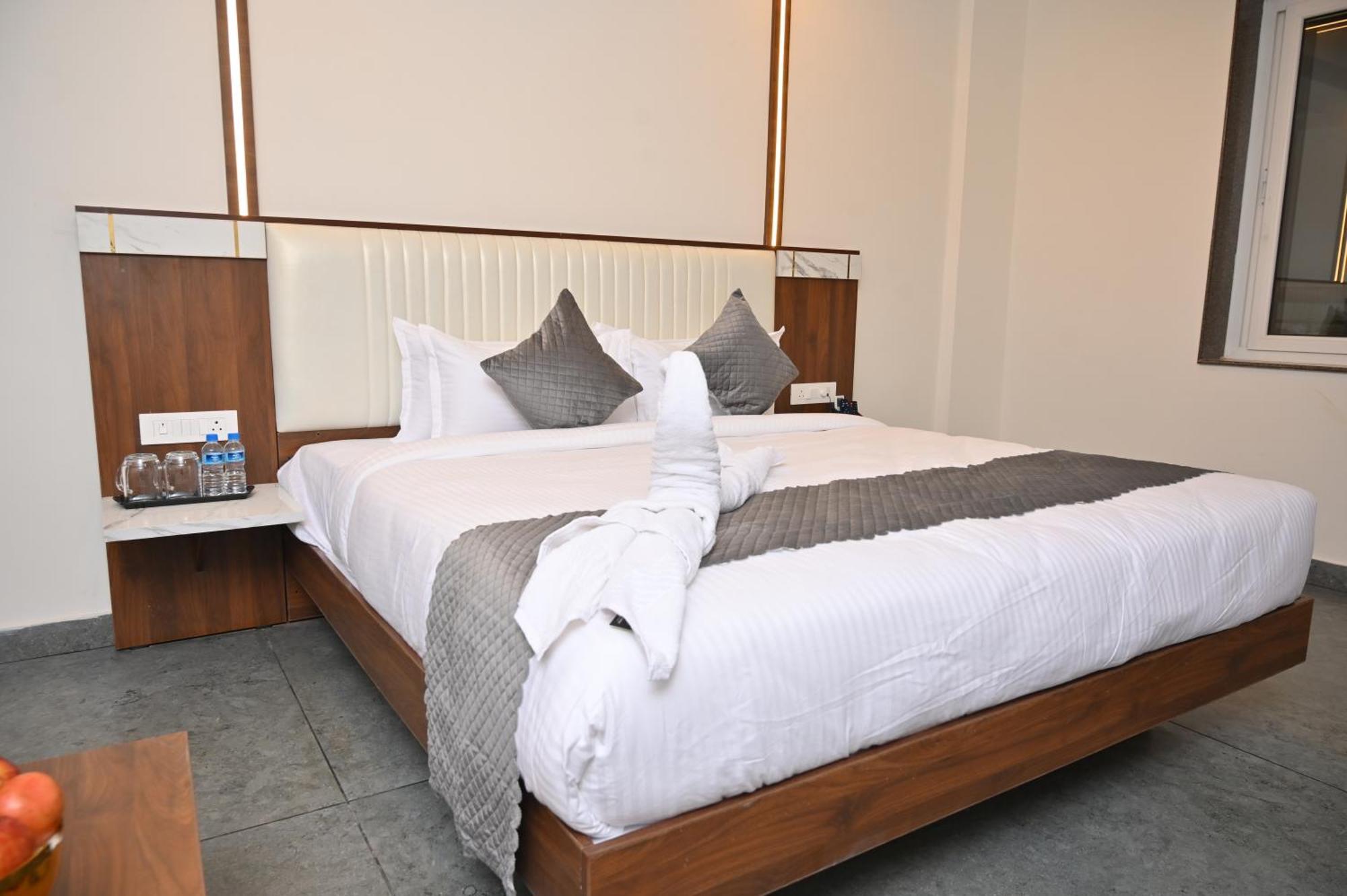 Hotel Shri Devi Comforts Inn Bhatkal Exterior foto